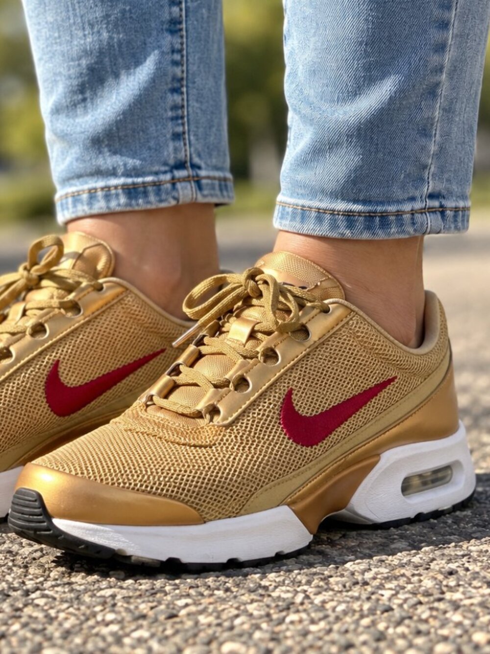 Nike Air Max Jewell QS Metallic Gold Red Sneakers Women’s Size 9 910313-700